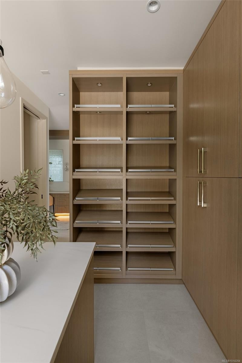 418 Lands End Rd, North Saanich, BC