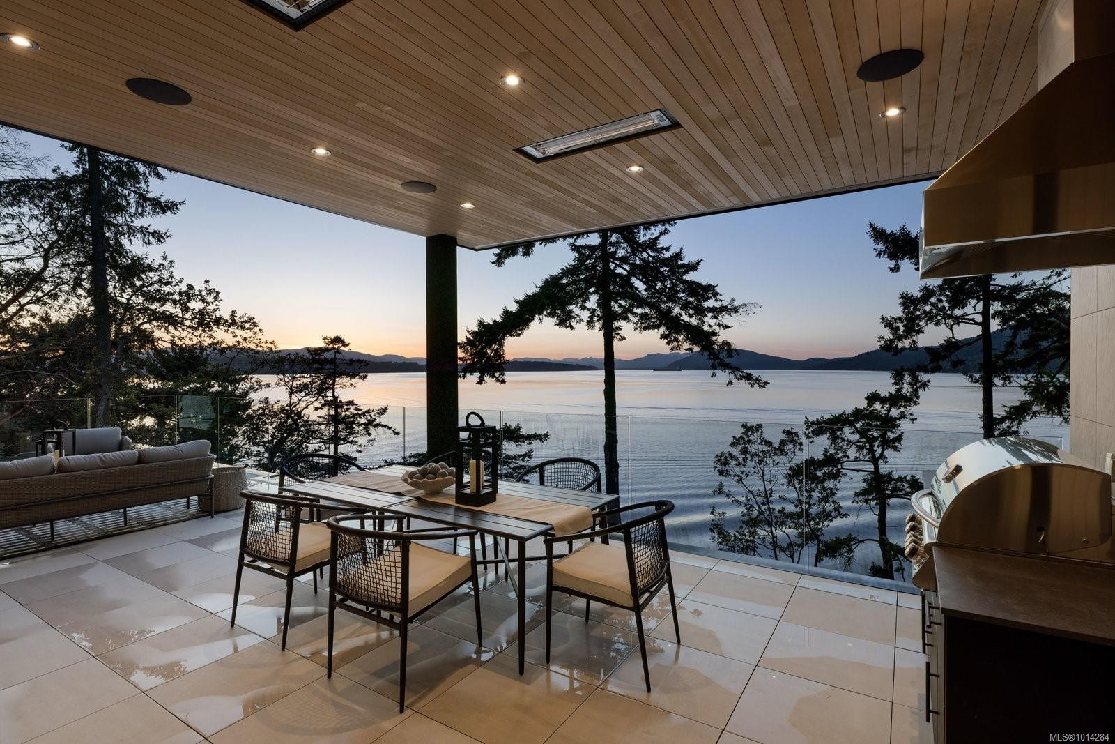 418 Lands End Rd, North Saanich, BC