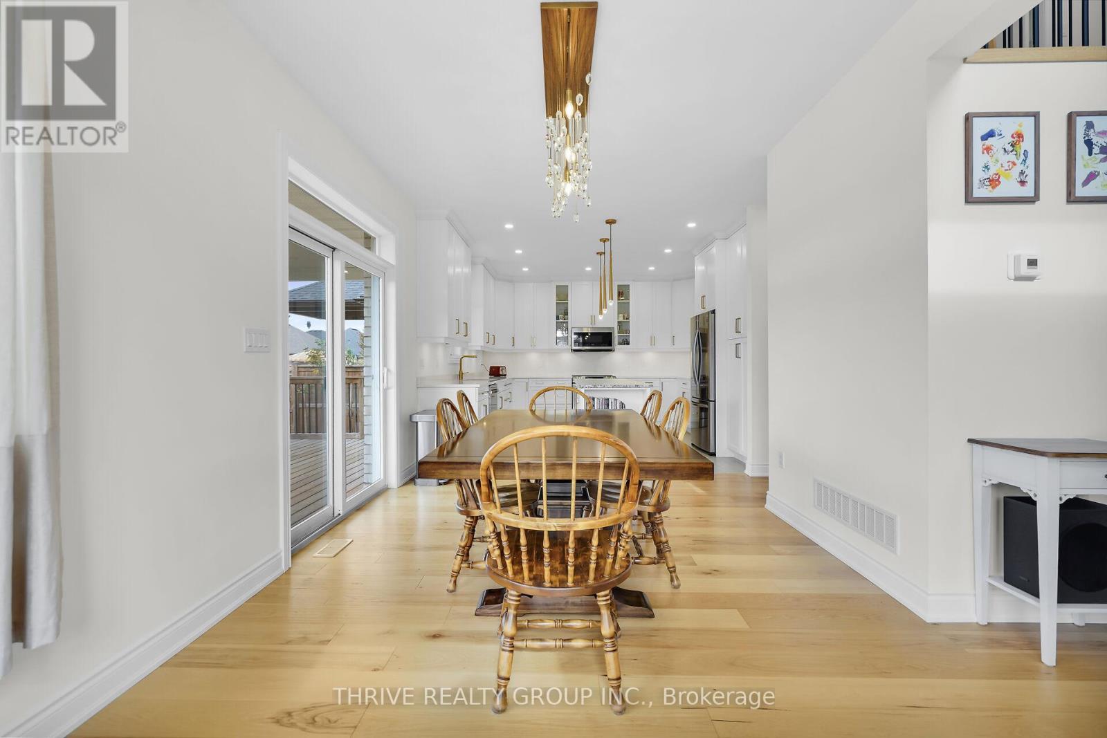 3 Elliot Street, Strathroy-Caradoc (Se), ON - Indoor Photo Showing Dining Room