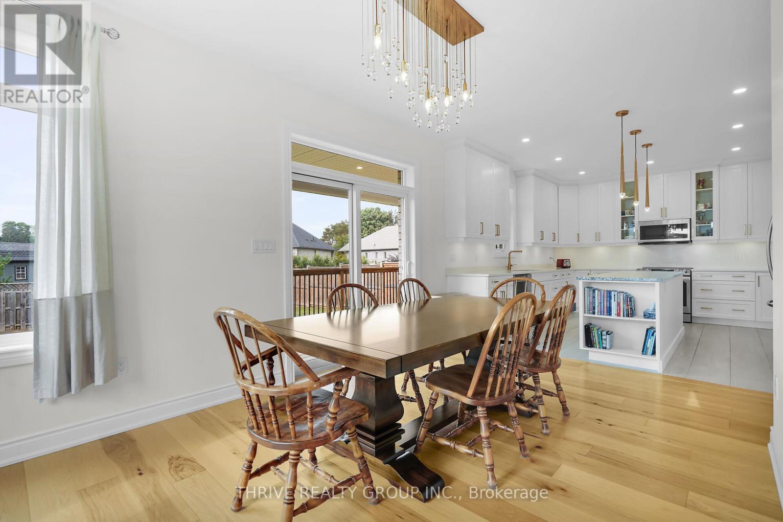 3 Elliot Street, Strathroy-Caradoc (Se), ON - Indoor Photo Showing Dining Room