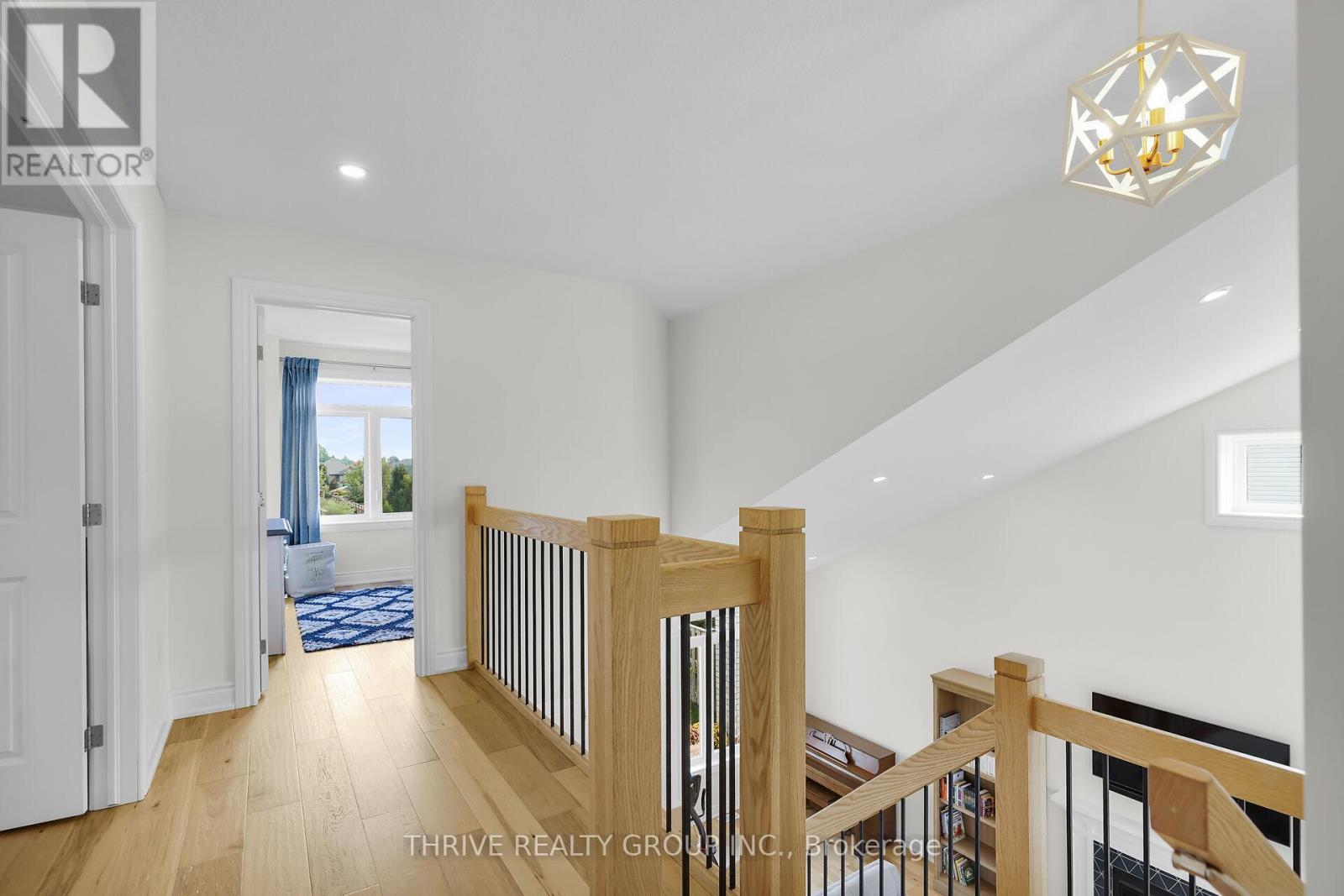 3 Elliot Street, Strathroy-Caradoc (Se), ON - Indoor Photo Showing Other Room