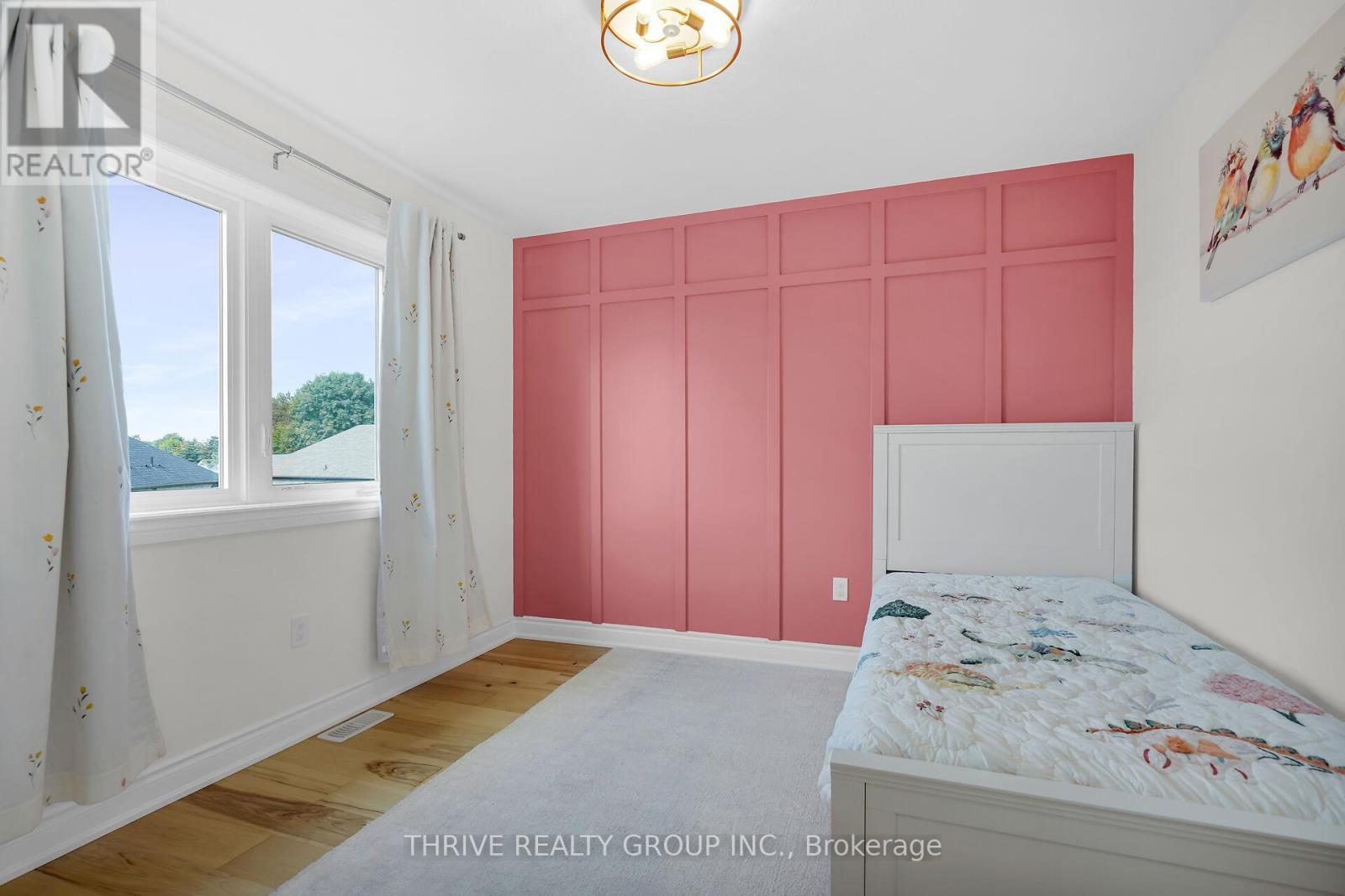 3 Elliot Street, Strathroy-Caradoc (Se), ON - Indoor Photo Showing Bedroom
