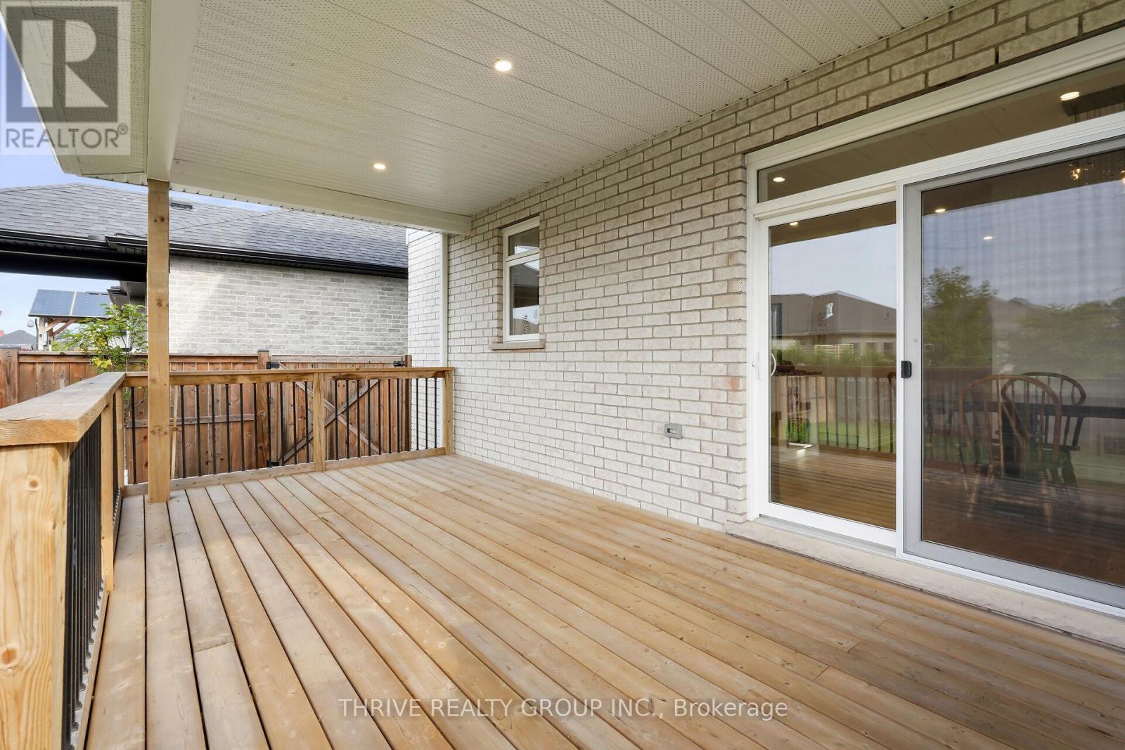 3 Elliot Street, Strathroy-Caradoc (Se), ON - Outdoor With Deck Patio Veranda With Exterior