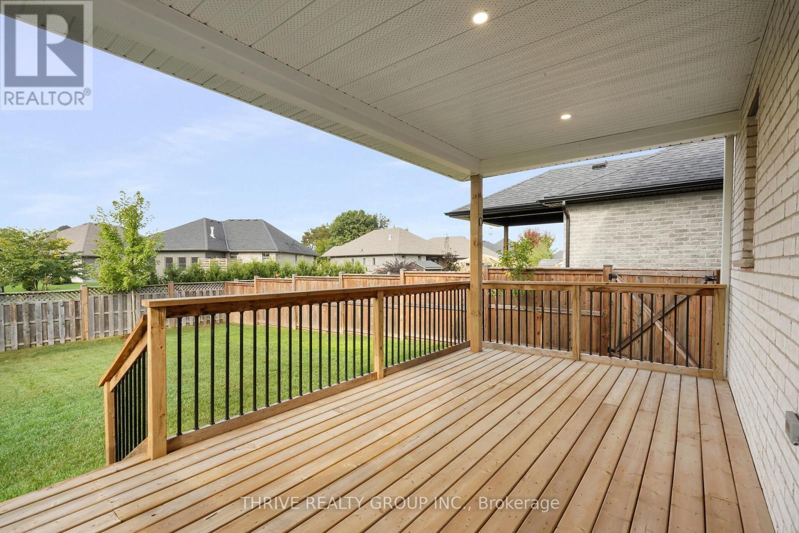 3 Elliot Street, Strathroy-Caradoc (Se), ON - Outdoor With Deck Patio Veranda With Exterior