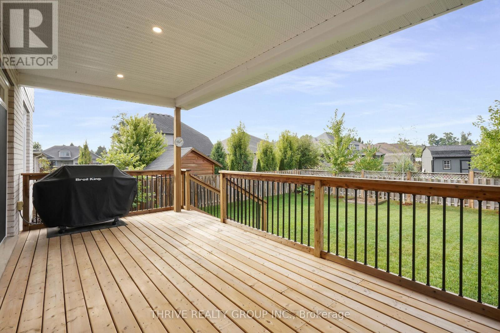 3 Elliot Street, Strathroy-Caradoc (Se), ON - Outdoor With Deck Patio Veranda With Exterior