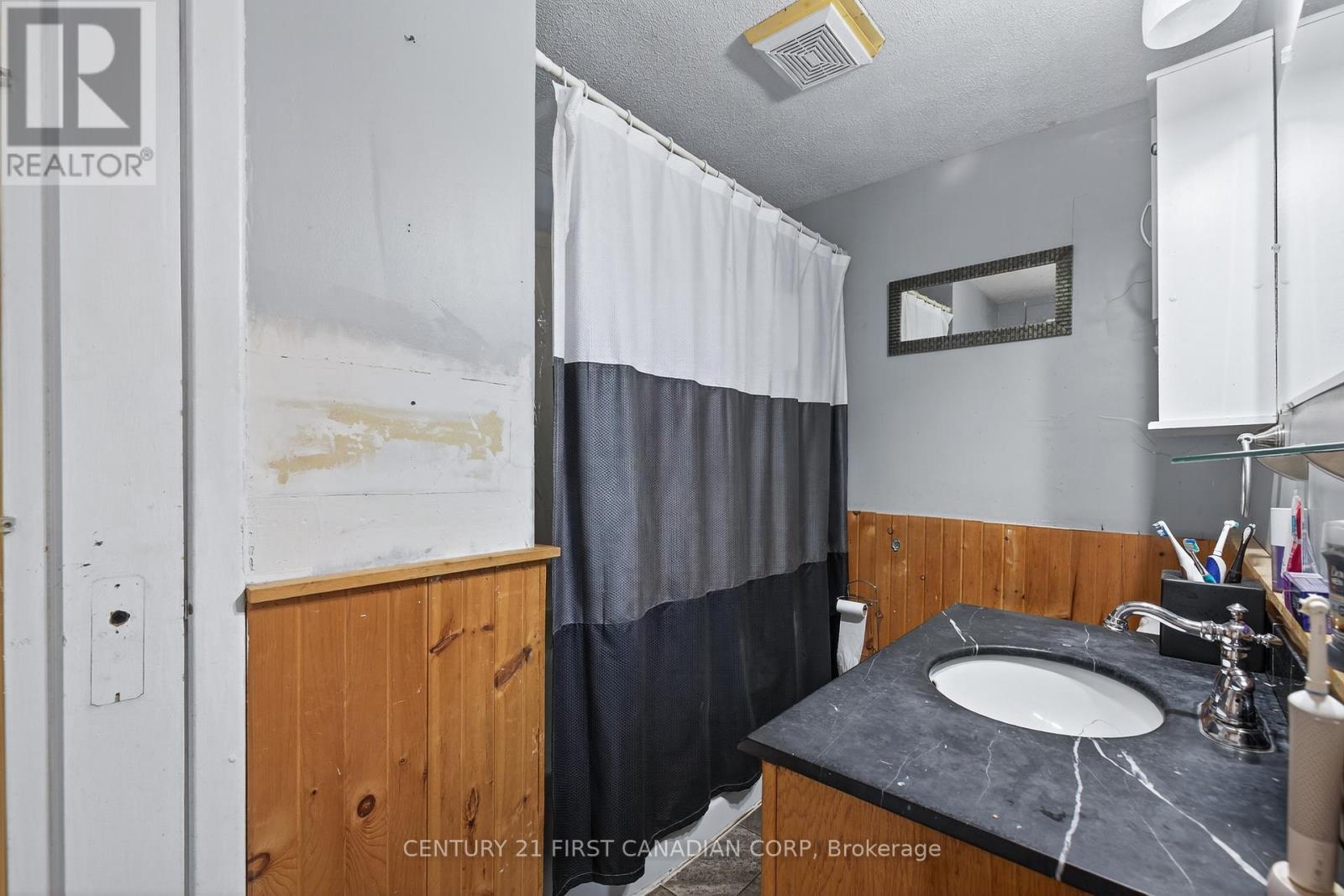 247 Ridout Street, West Elgin (Rodney), ON - Indoor Photo Showing Bathroom