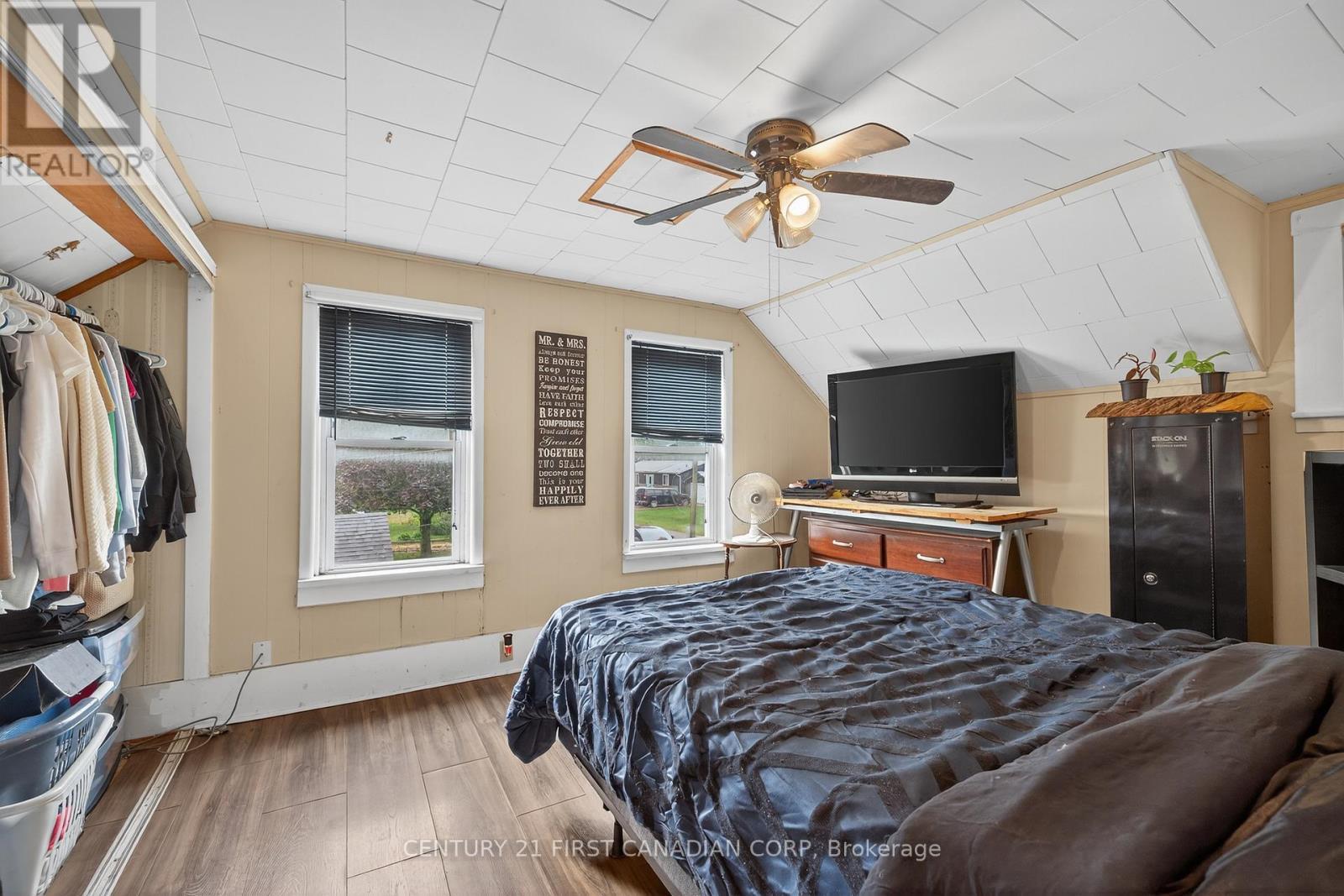 247 Ridout Street, West Elgin (Rodney), ON - Indoor Photo Showing Bedroom