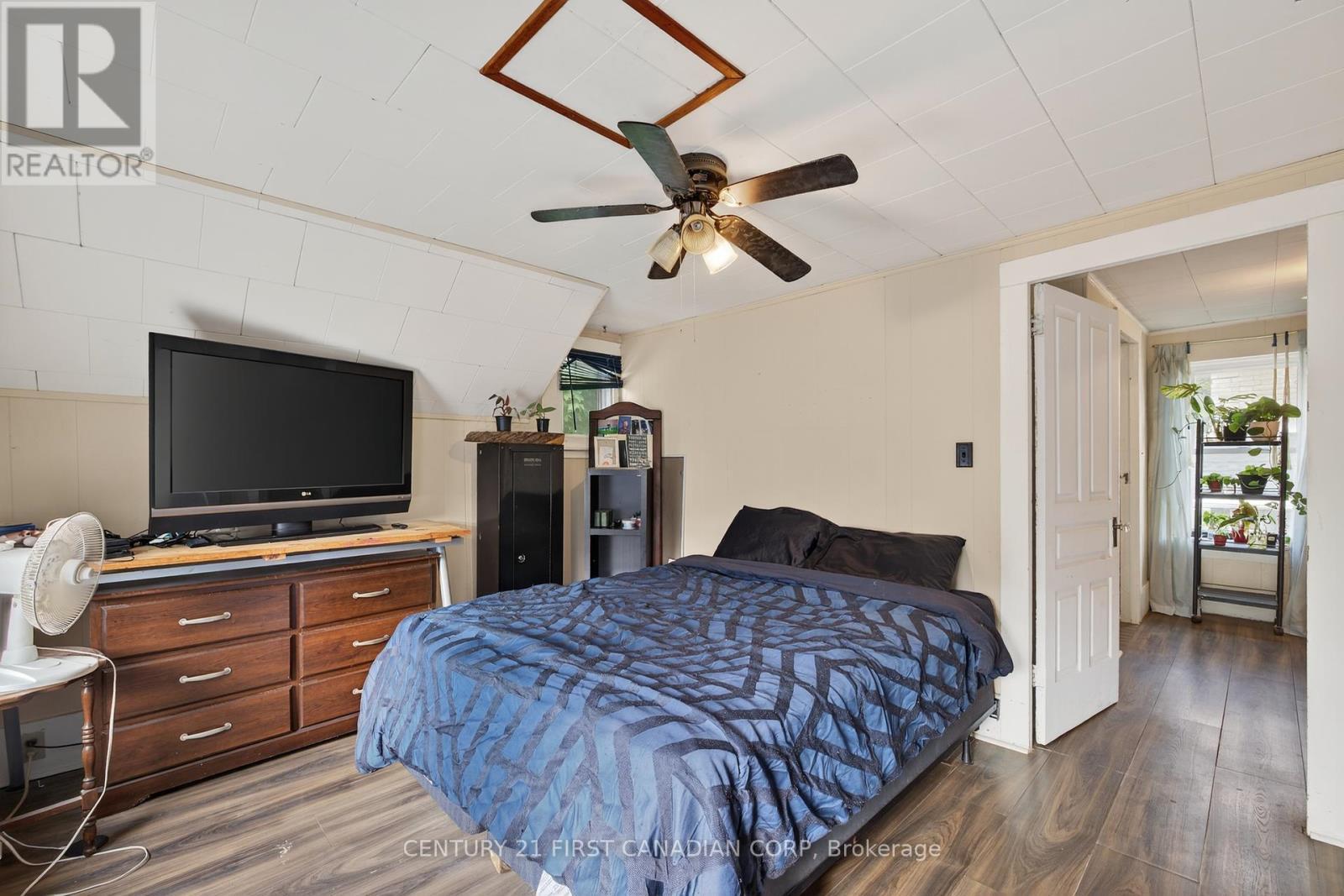 247 Ridout Street, West Elgin (Rodney), ON - Indoor Photo Showing Bedroom