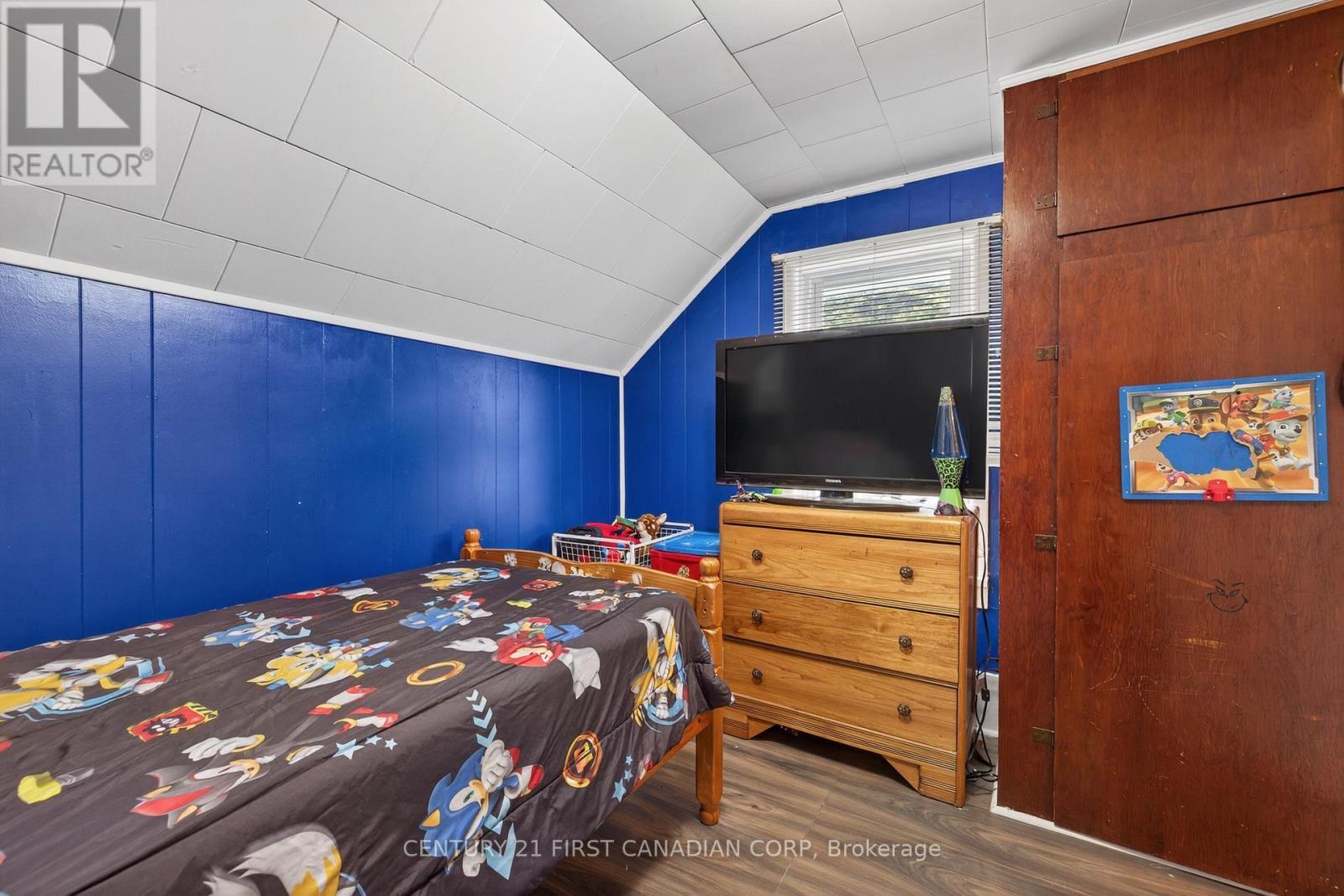 247 Ridout Street, West Elgin (Rodney), ON - Indoor Photo Showing Bedroom