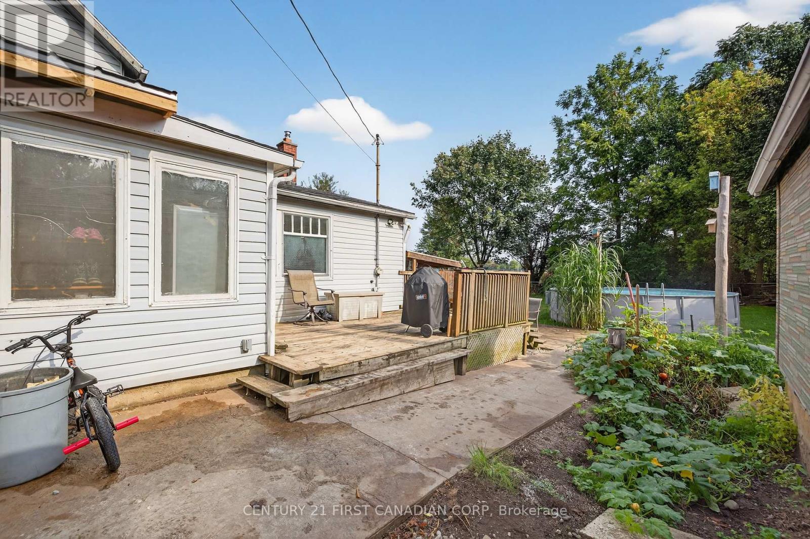 247 Ridout Street, West Elgin (Rodney), ON - Outdoor