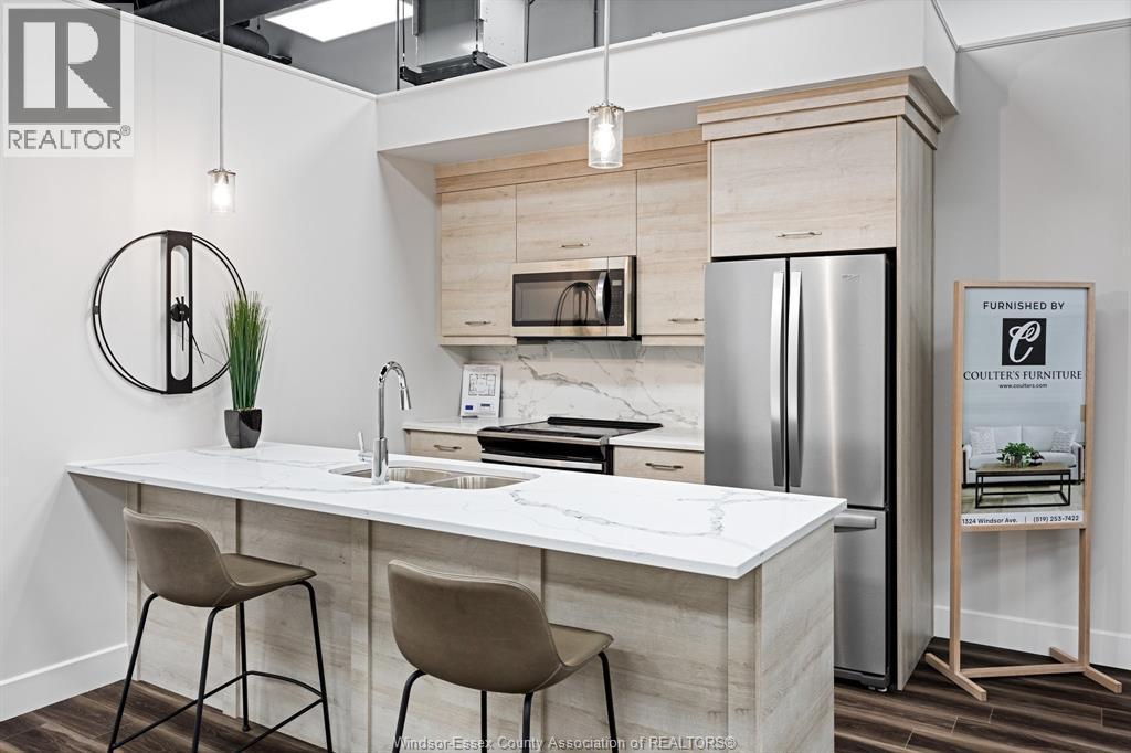 800 Beachside Drive Unit# 309, Lakeshore, ON - Indoor Photo Showing Kitchen With Stainless Steel Kitchen With Upgraded Kitchen