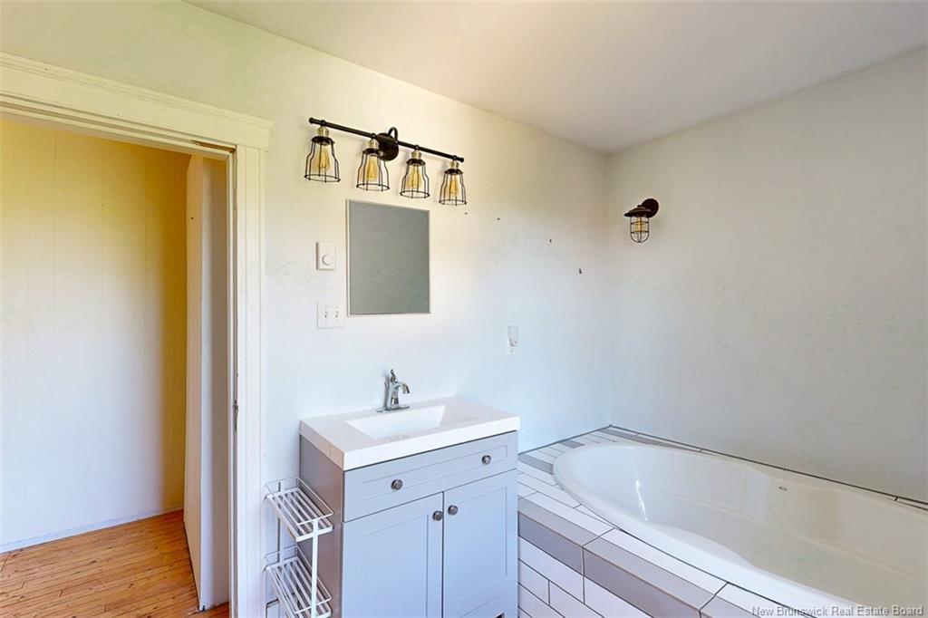 8 Centennial Dr, Minto, NB