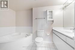 Primary Bdrm Ensuite -
