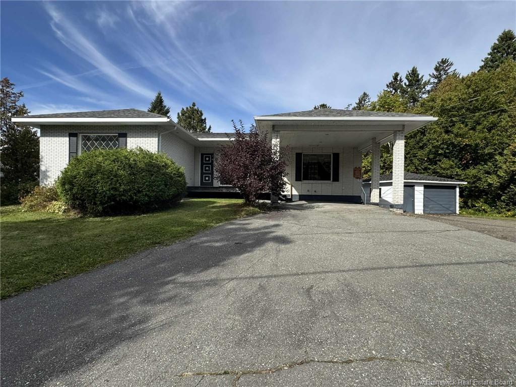 10 Beaulieu St, Saint-Quentin, NB