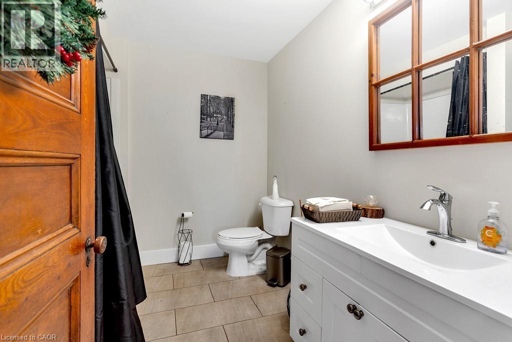5183 Trussler Road, Ayr, ON - Indoor Photo Showing Bathroom