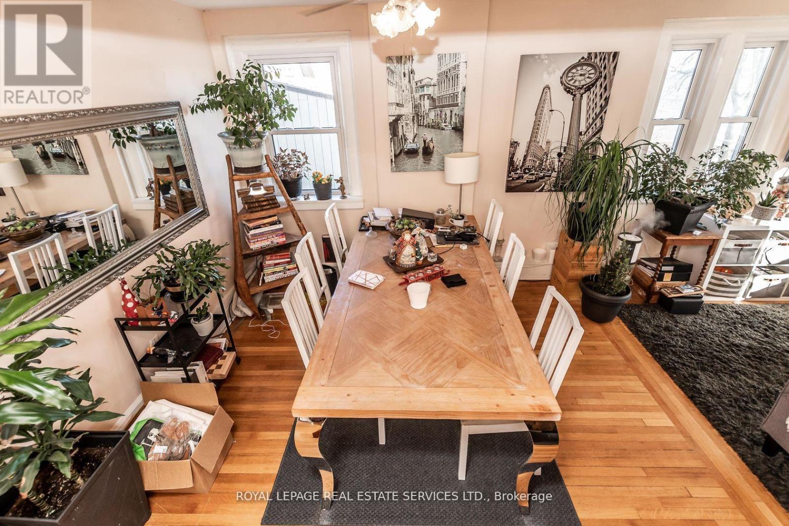 2707 Lake Shore Boulevard W, Toronto, ON - Indoor Photo Showing Dining Room
