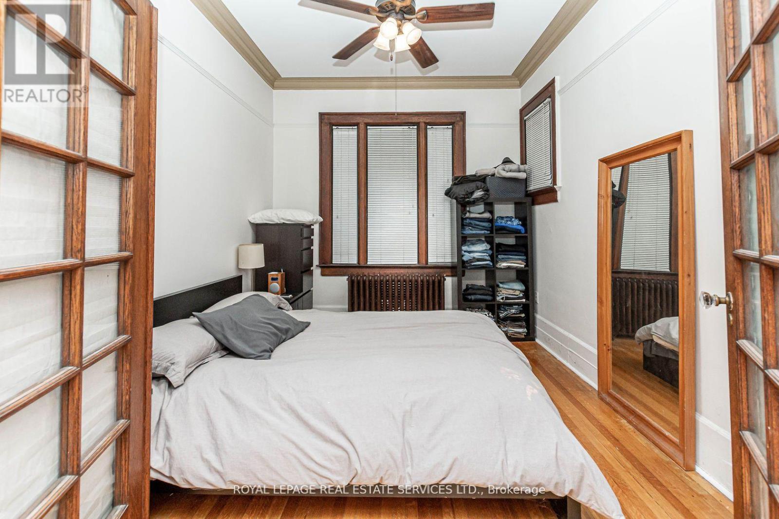 2707 Lake Shore Boulevard W, Toronto, ON - Indoor Photo Showing Bedroom