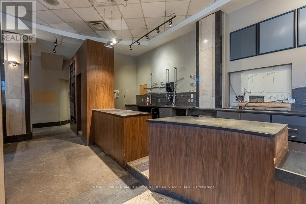 109 Bank Street, Ottawa, ON