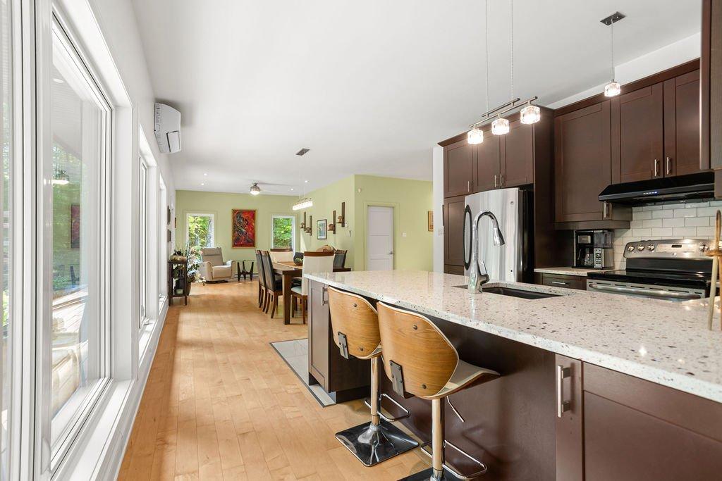 Kitchen - 37 Ch. Stephenson, Gore, QC - Indoor Photo Showing Kitchen With Upgraded Kitchen