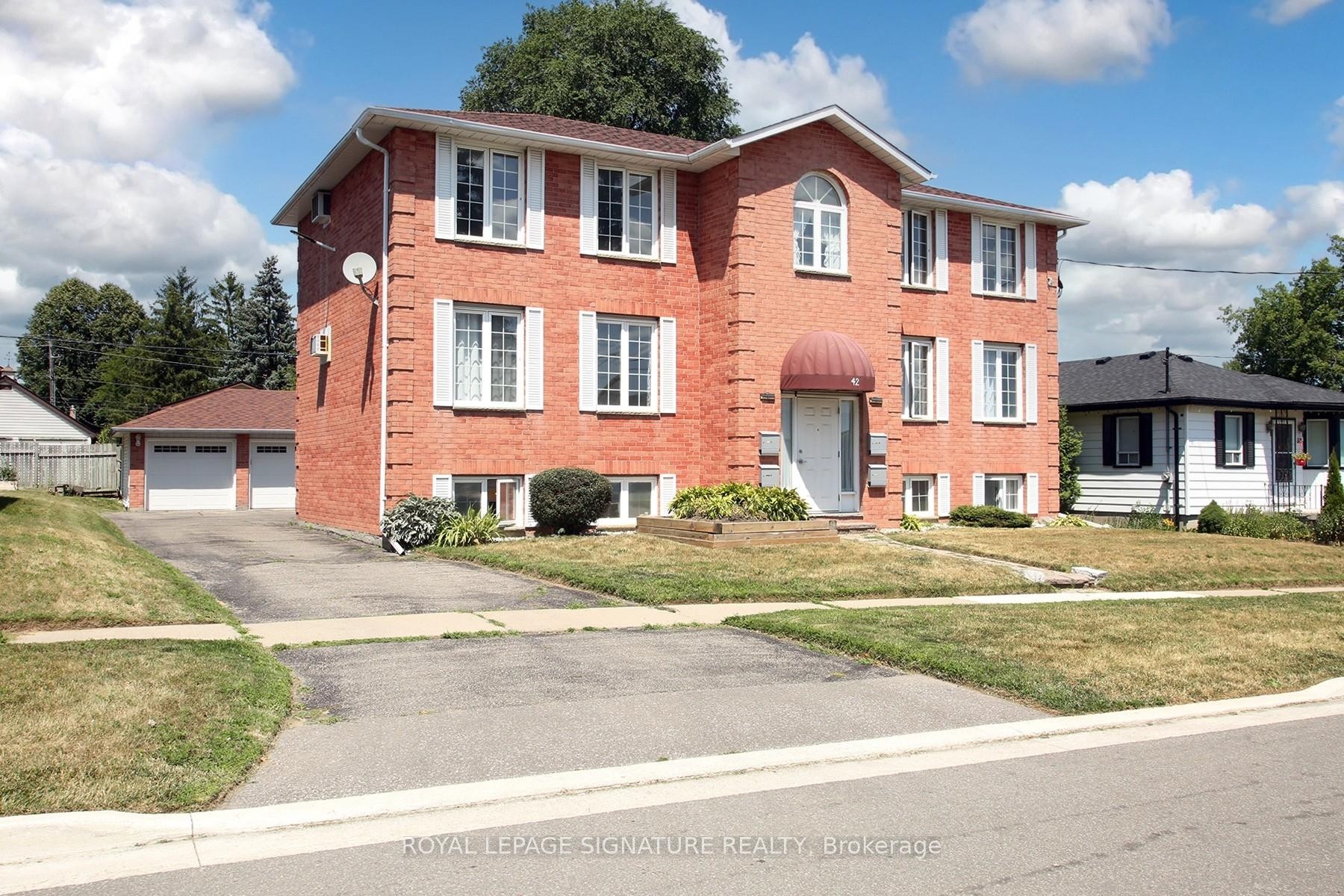 #4-42 Tecumseh Avenue, Oshawa, ON - Outdoor With Facade
