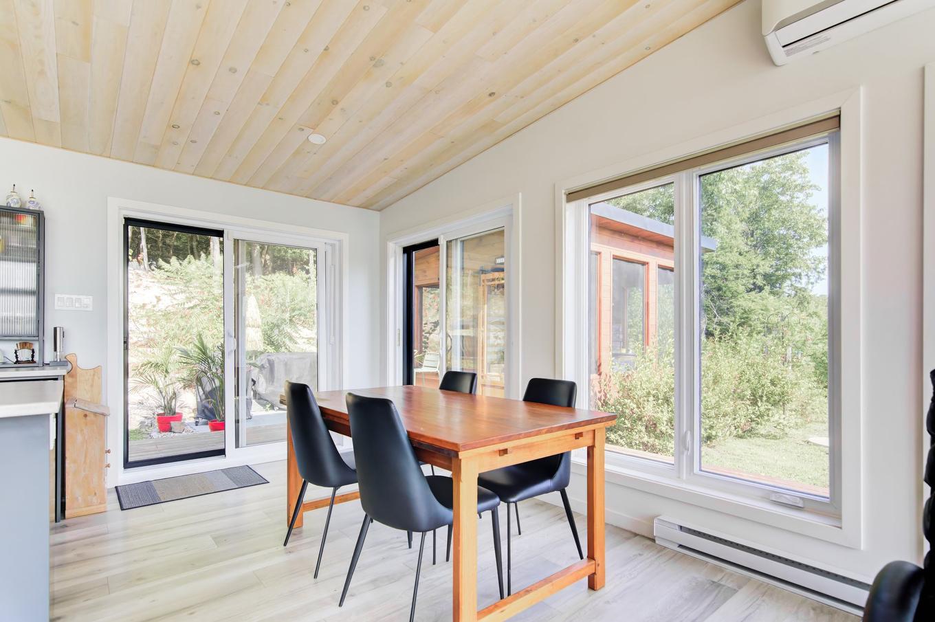 Salle à manger - 1097Z Ch. De La Côte, Lachute, QC - Indoor Photo Showing Dining Room