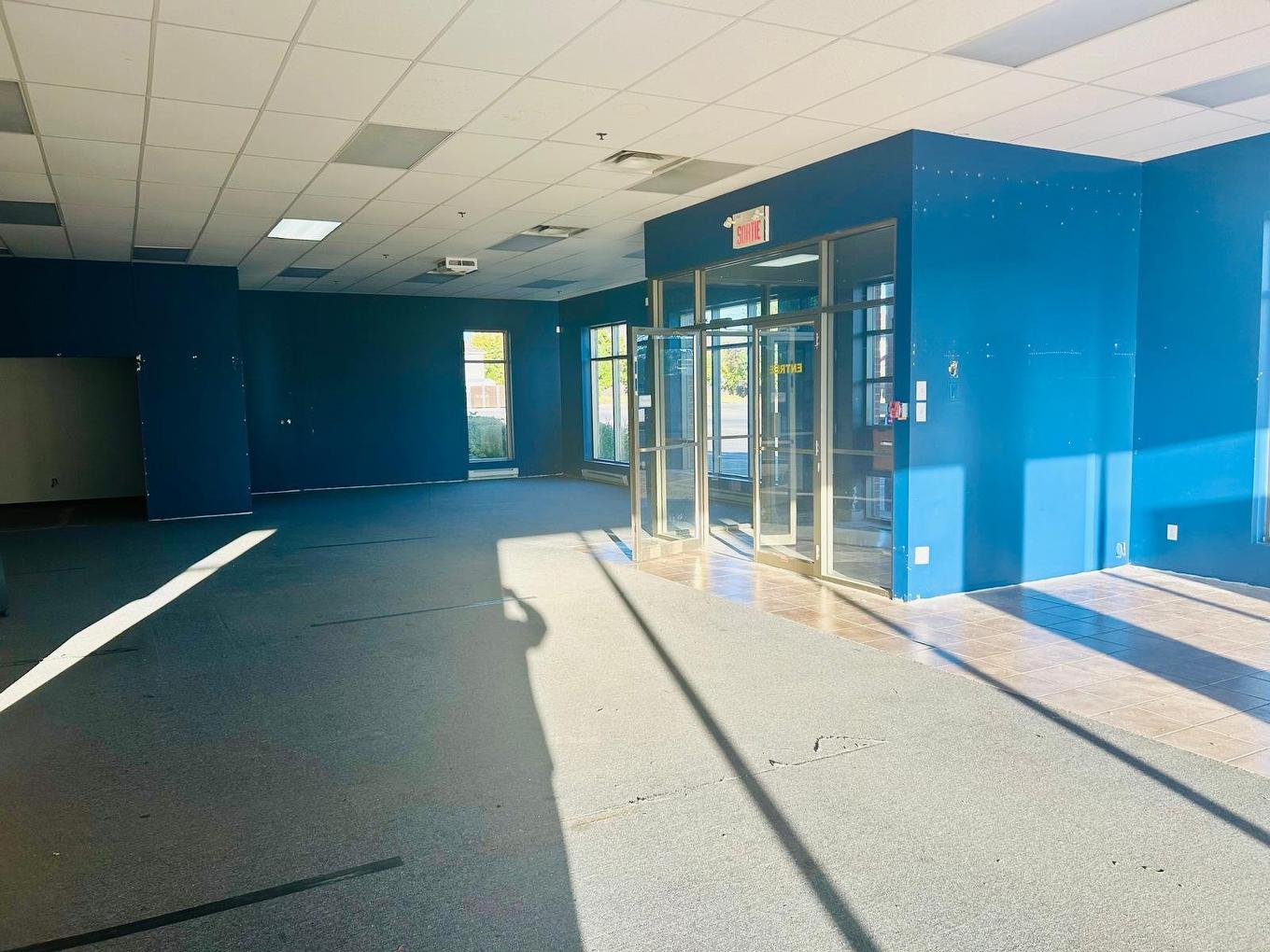 Interior - 101-3003 Ch. D'Oka, Sainte-Marthe-Sur-Le-Lac, QC - Indoor Photo Showing Other Room