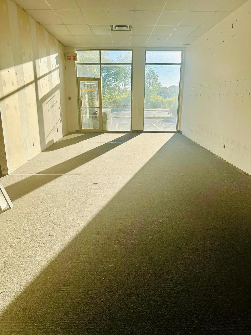 Interior - 101-3003 Ch. D'Oka, Sainte-Marthe-Sur-Le-Lac, QC - Indoor Photo Showing Other Room