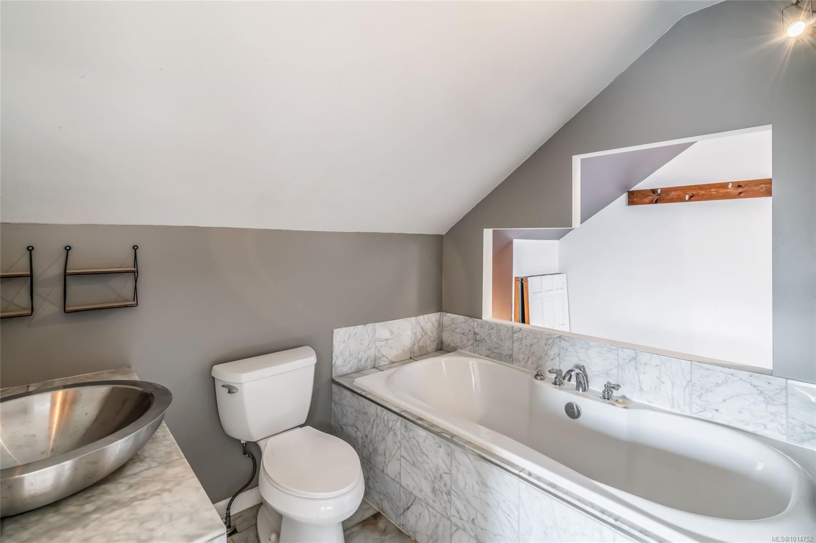 582 Bradley St, Nanaimo, BC