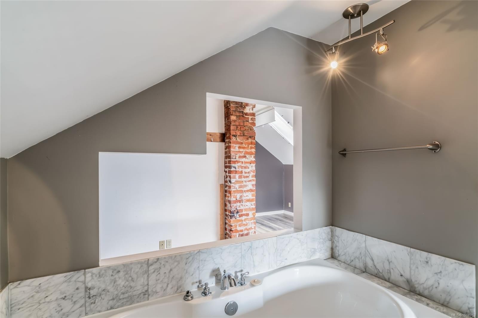 582 Bradley St, Nanaimo, BC