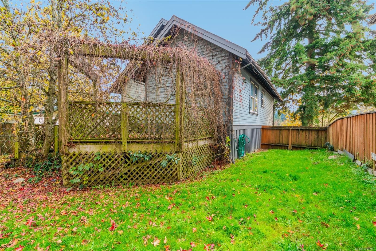 582 Bradley St, Nanaimo, BC