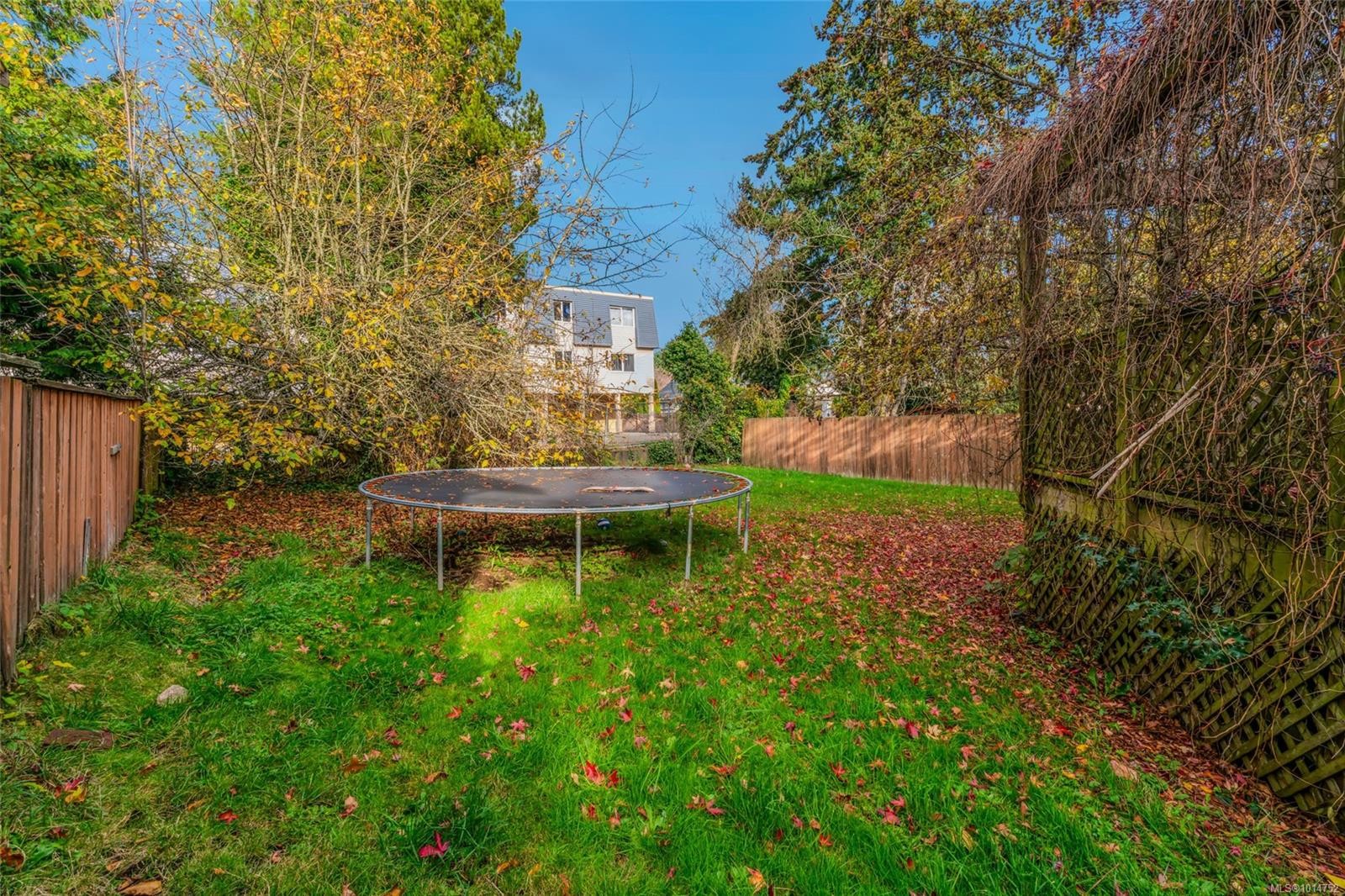 582 Bradley St, Nanaimo, BC