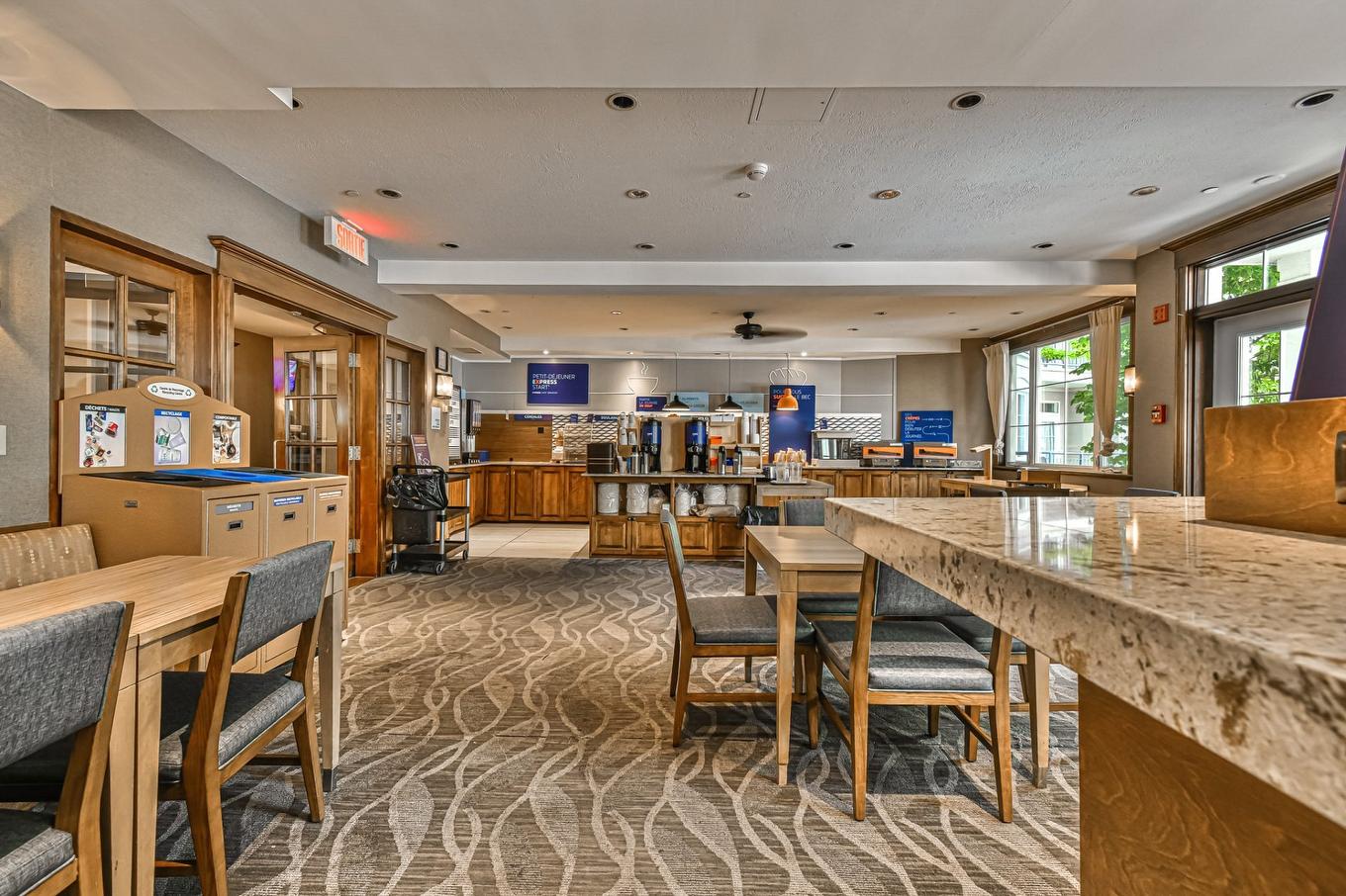 Salle communautaire - 441-160 Ch. Du Curé-Deslauriers, Mont-Tremblant, QC - Indoor