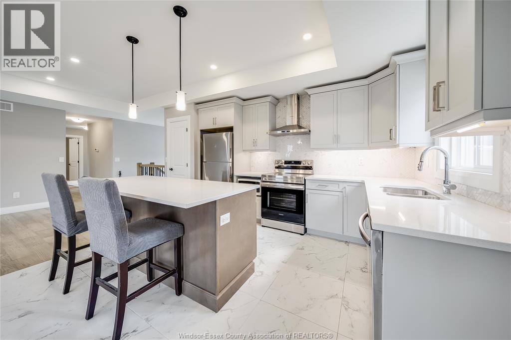 4403 Belmont, Comber, ON - Indoor Photo Showing Kitchen With Double Sink With Upgraded Kitchen
