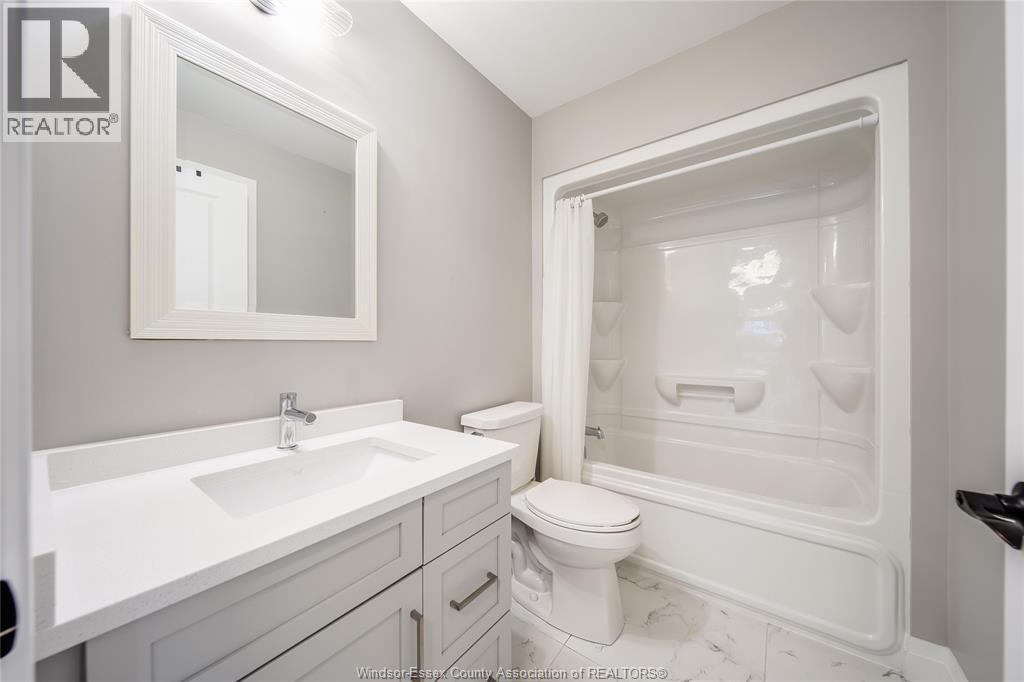 4403 Belmont, Comber, ON - Indoor Photo Showing Bathroom