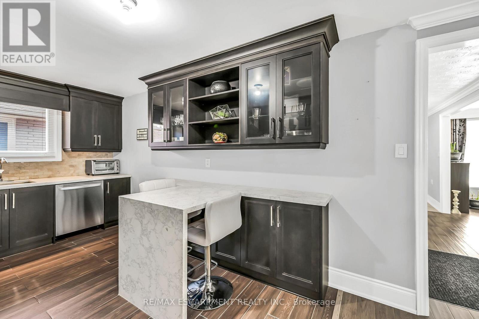 28 Tara Court, Hamilton, ON - Indoor