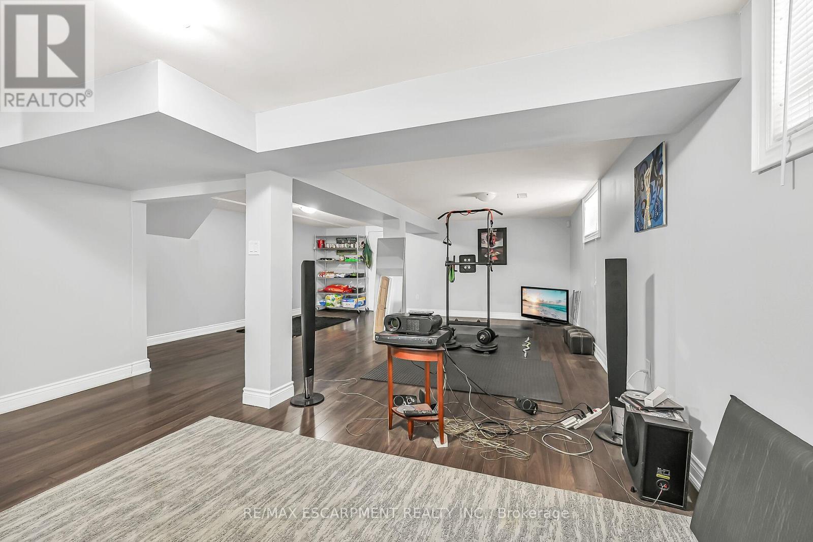 28 Tara Court, Hamilton, ON - Indoor Photo Showing Other Room