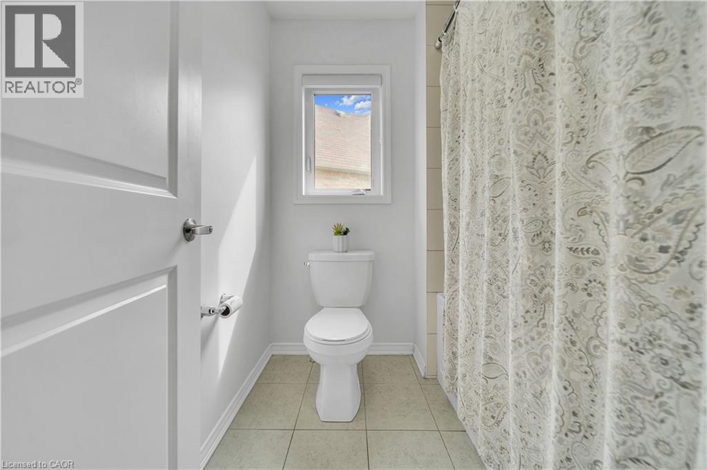 237 Kinsman Drive, Binbrook, ON - Indoor Photo Showing Bathroom