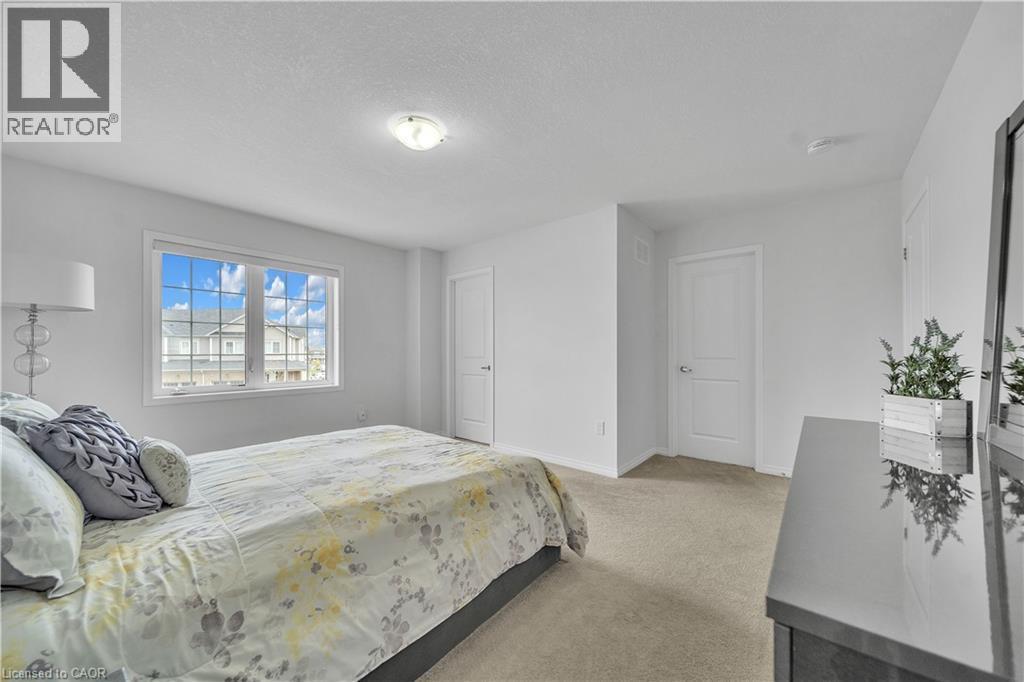 237 Kinsman Drive, Binbrook, ON - Indoor Photo Showing Bedroom