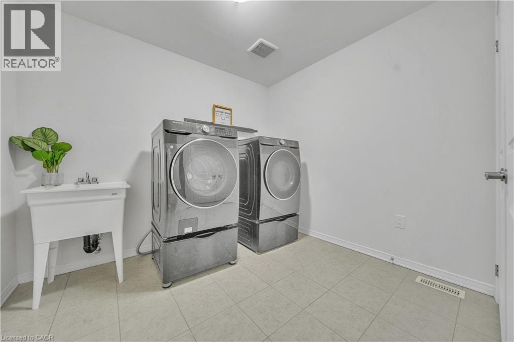 237 Kinsman Drive, Binbrook, ON - Indoor Photo Showing Laundry Room