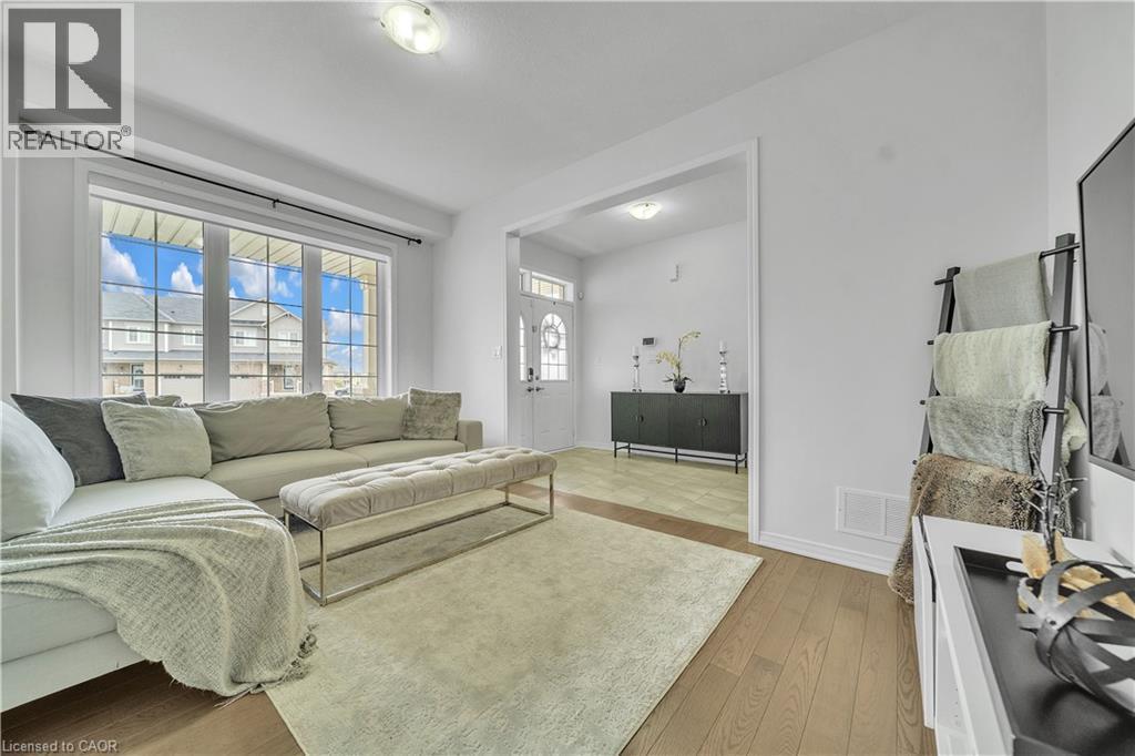 237 Kinsman Drive, Binbrook, ON - Indoor Photo Showing Living Room