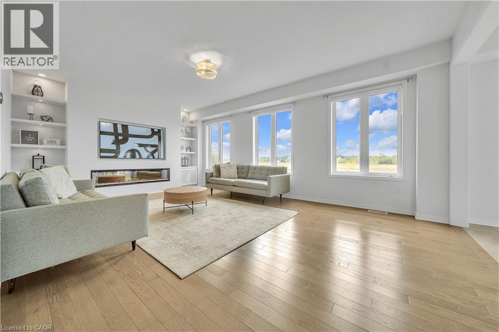 237 Kinsman Drive, Binbrook, ON - Indoor Photo Showing Living Room