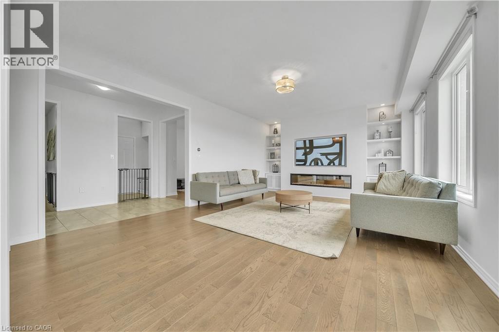 237 Kinsman Drive, Binbrook, ON - Indoor Photo Showing Living Room
