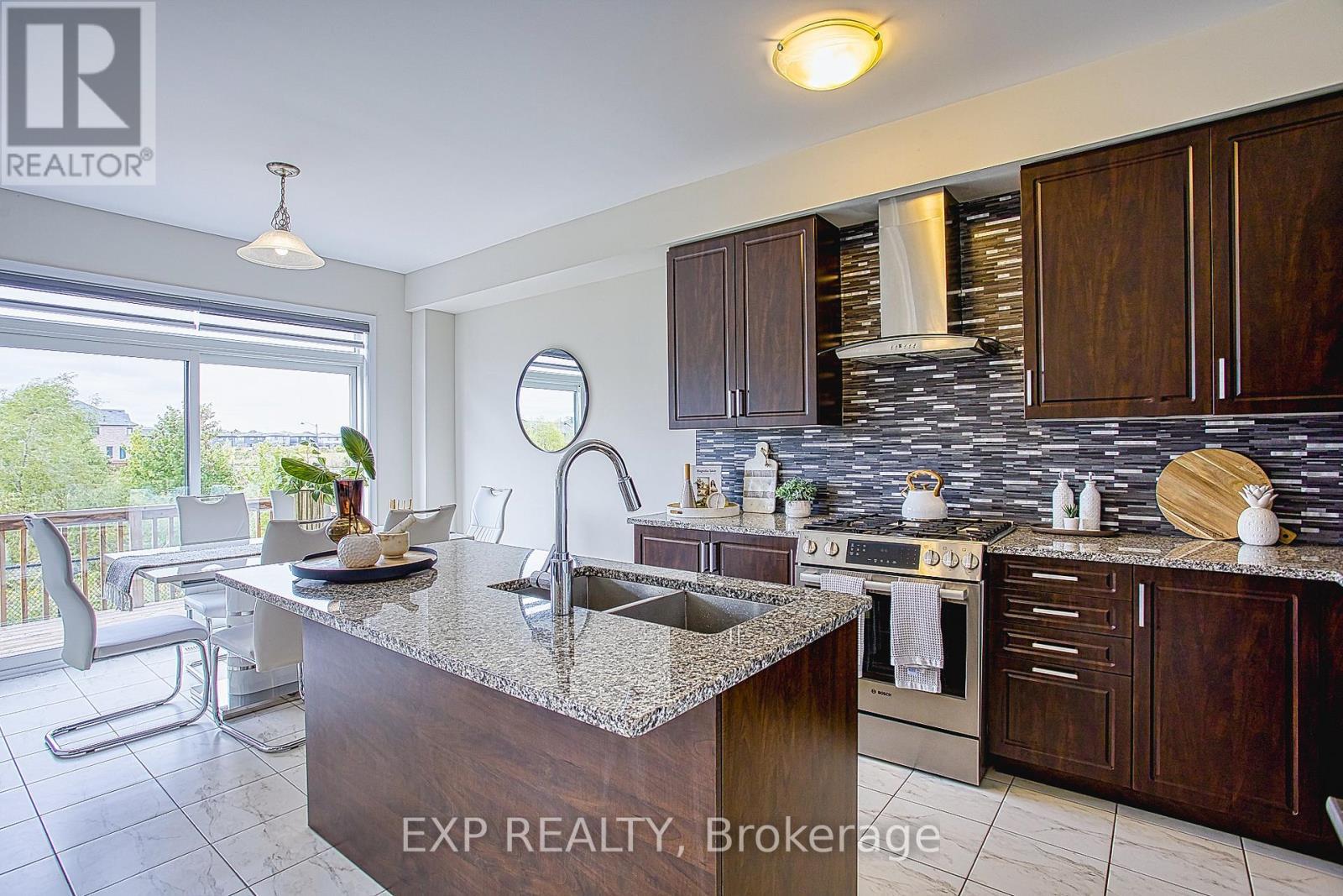 12 Midhurst Heights, Hamilton, ON - Indoor Photo Showing Kitchen With Double Sink With Upgraded Kitchen
