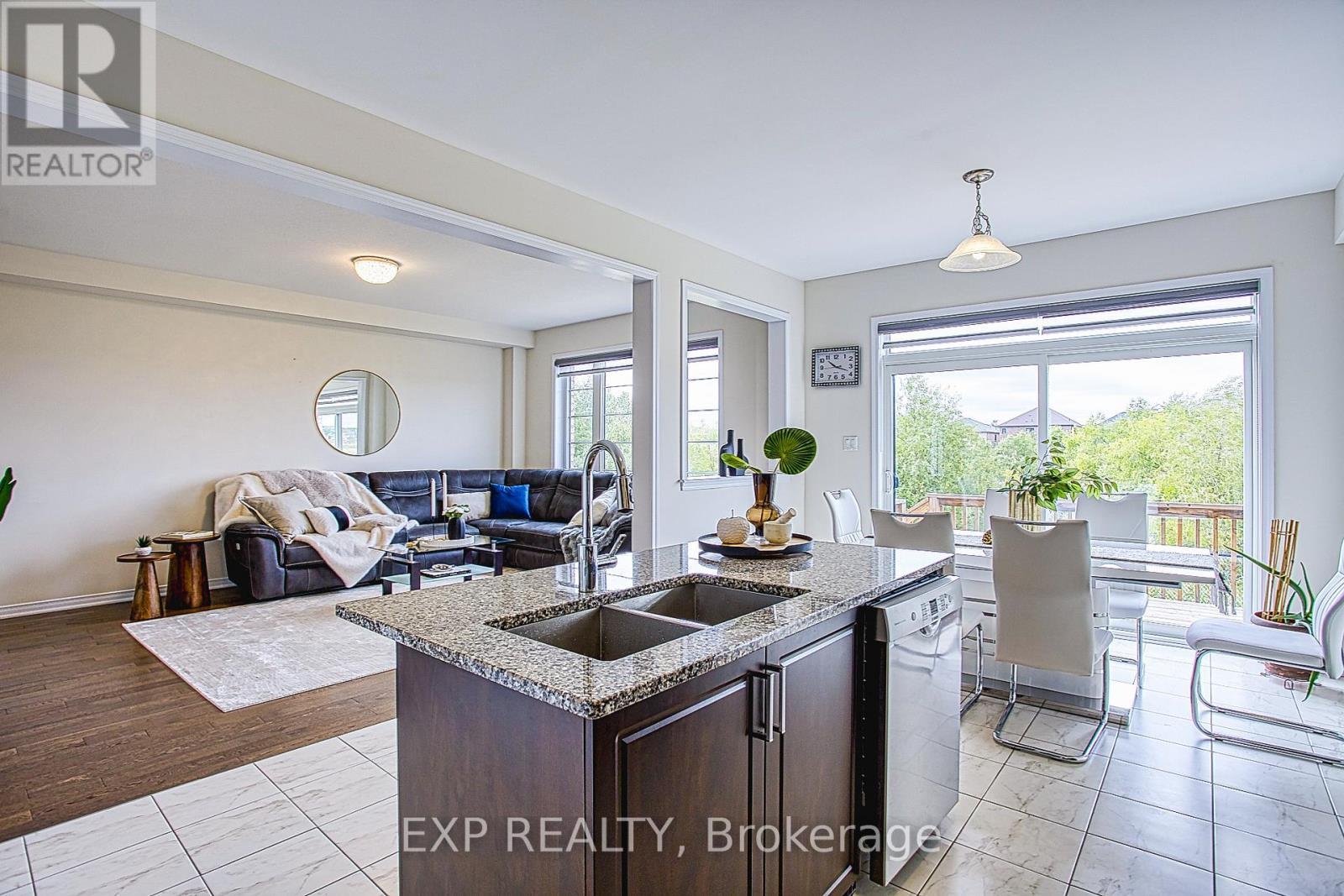 12 Midhurst Heights, Hamilton, ON - Indoor Photo Showing Kitchen With Double Sink