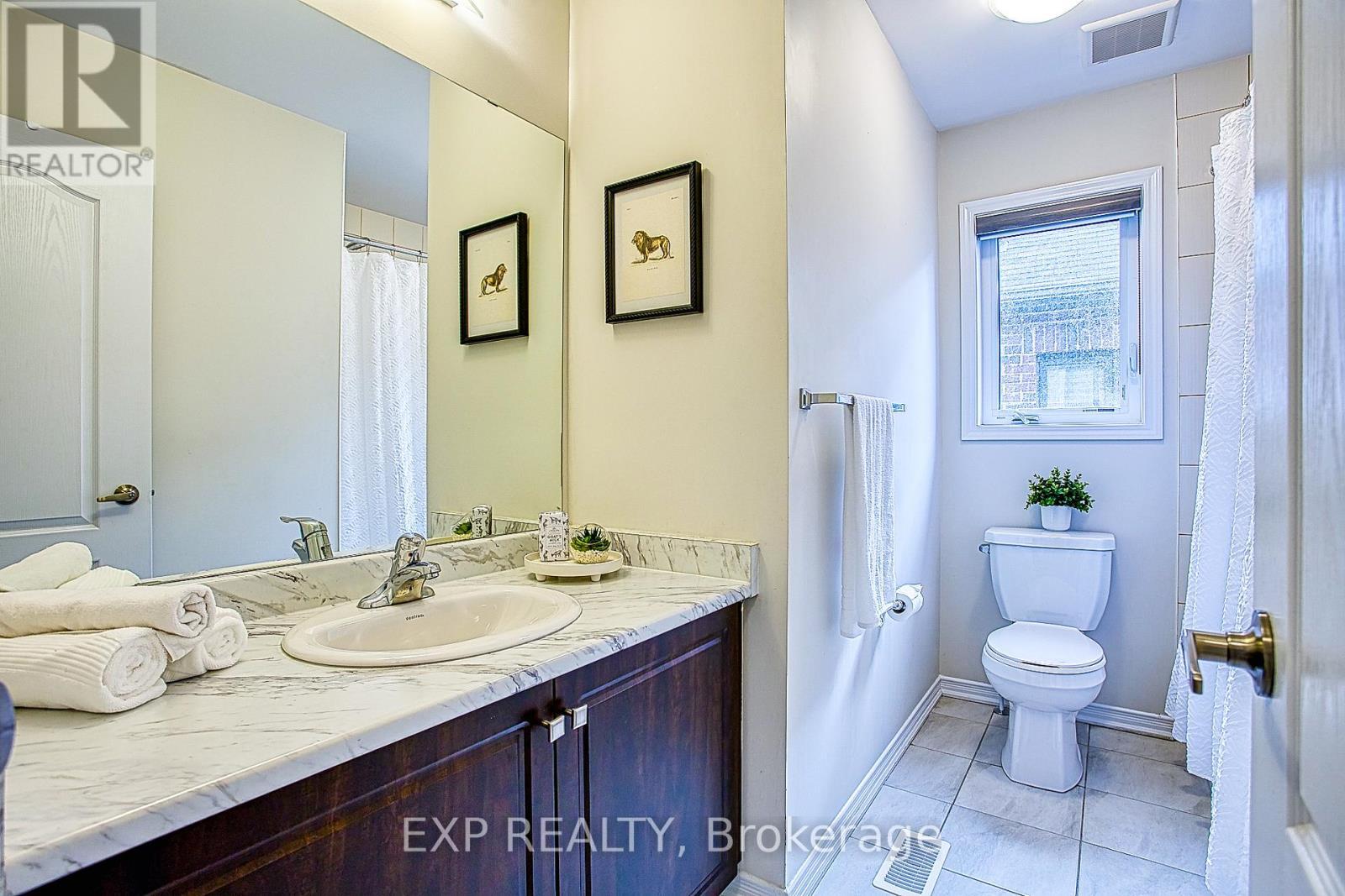 12 Midhurst Heights, Hamilton, ON - Indoor Photo Showing Bathroom