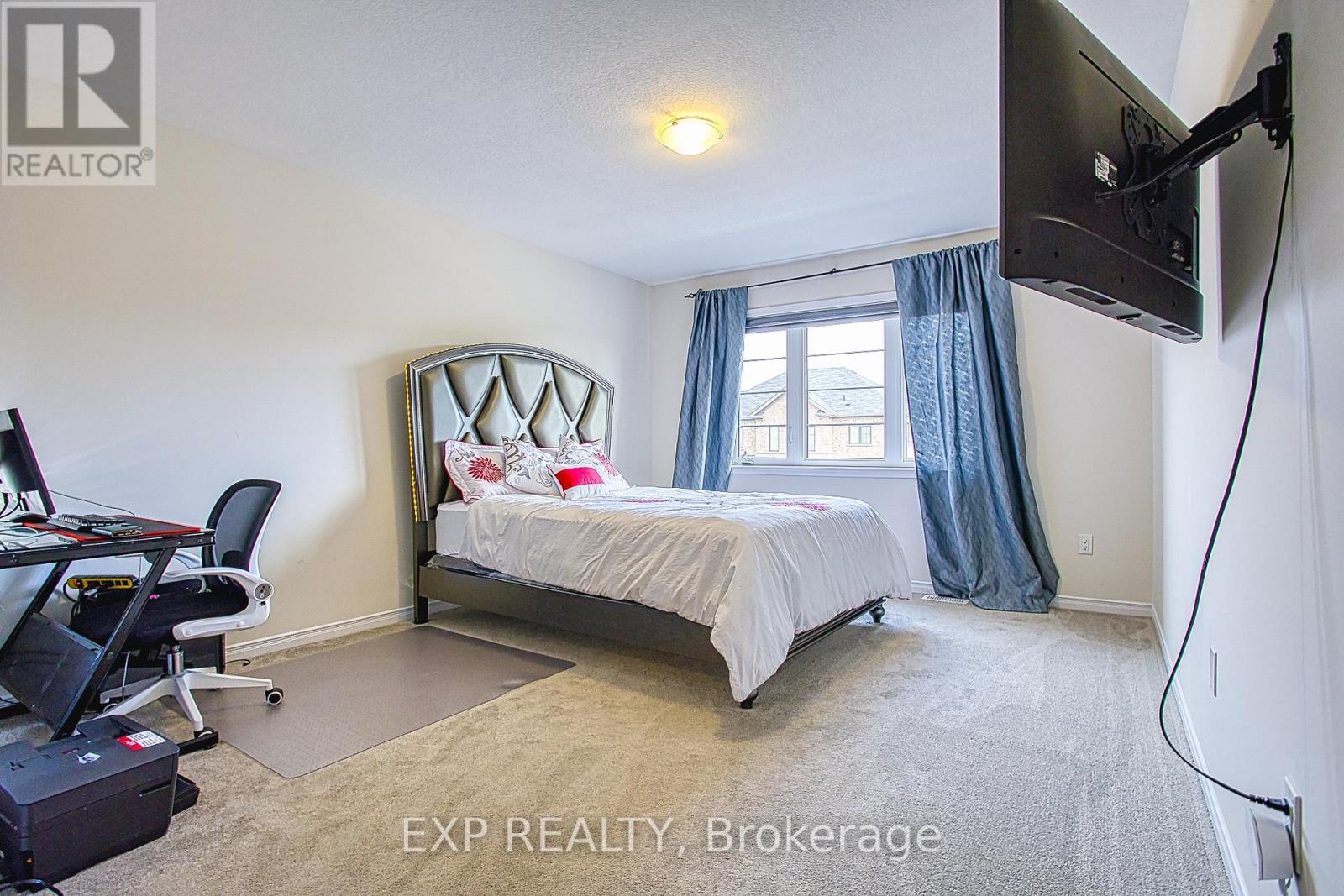 12 Midhurst Heights, Hamilton, ON - Indoor Photo Showing Bedroom