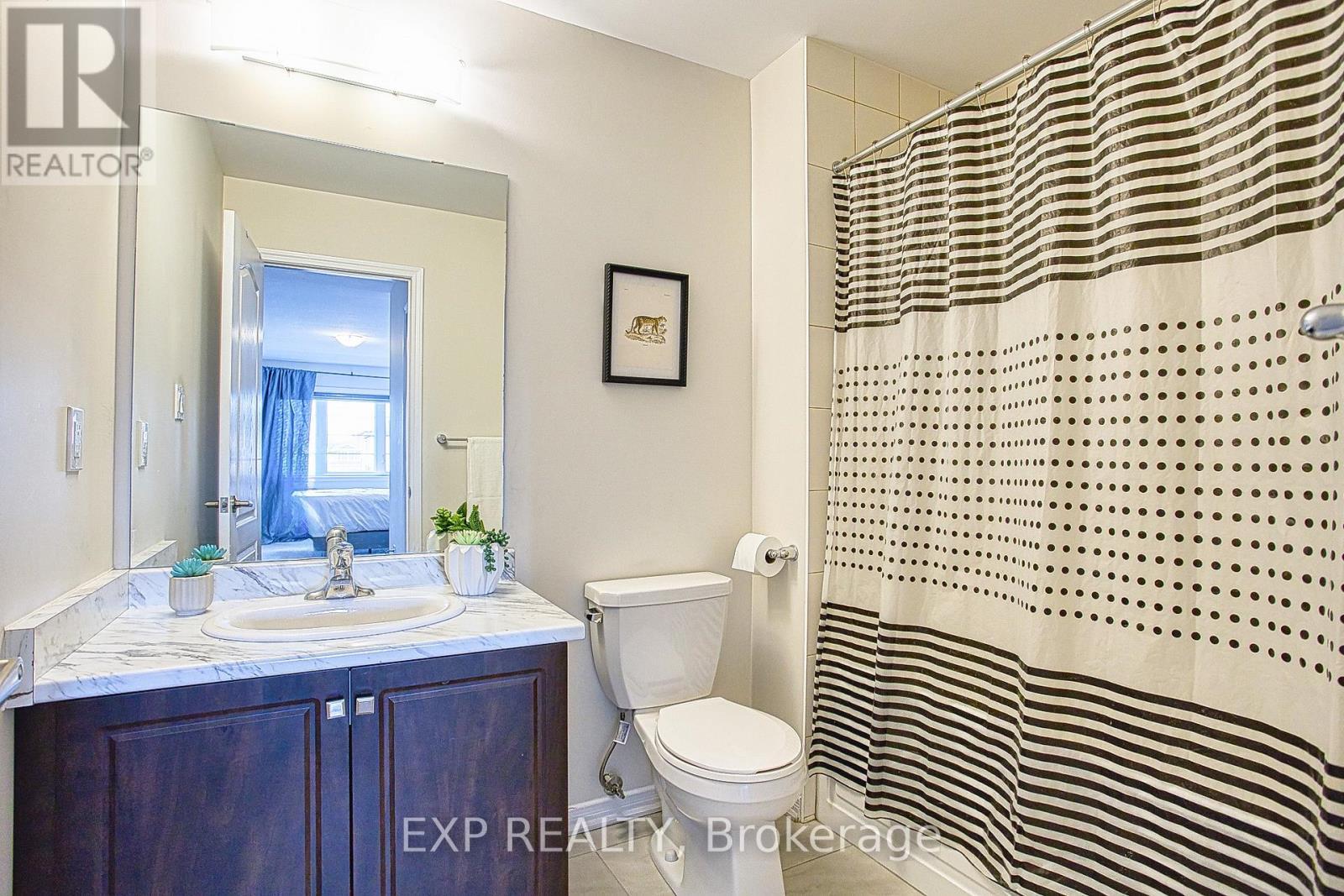 12 Midhurst Heights, Hamilton, ON - Indoor Photo Showing Bathroom