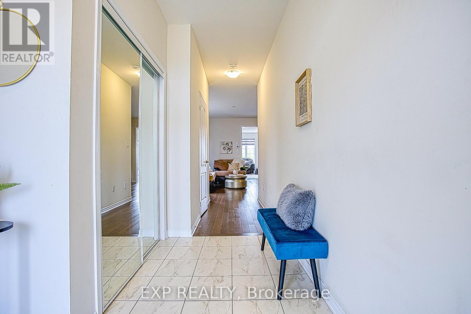 12 Midhurst Heights, Hamilton, ON - Indoor Photo Showing Other Room
