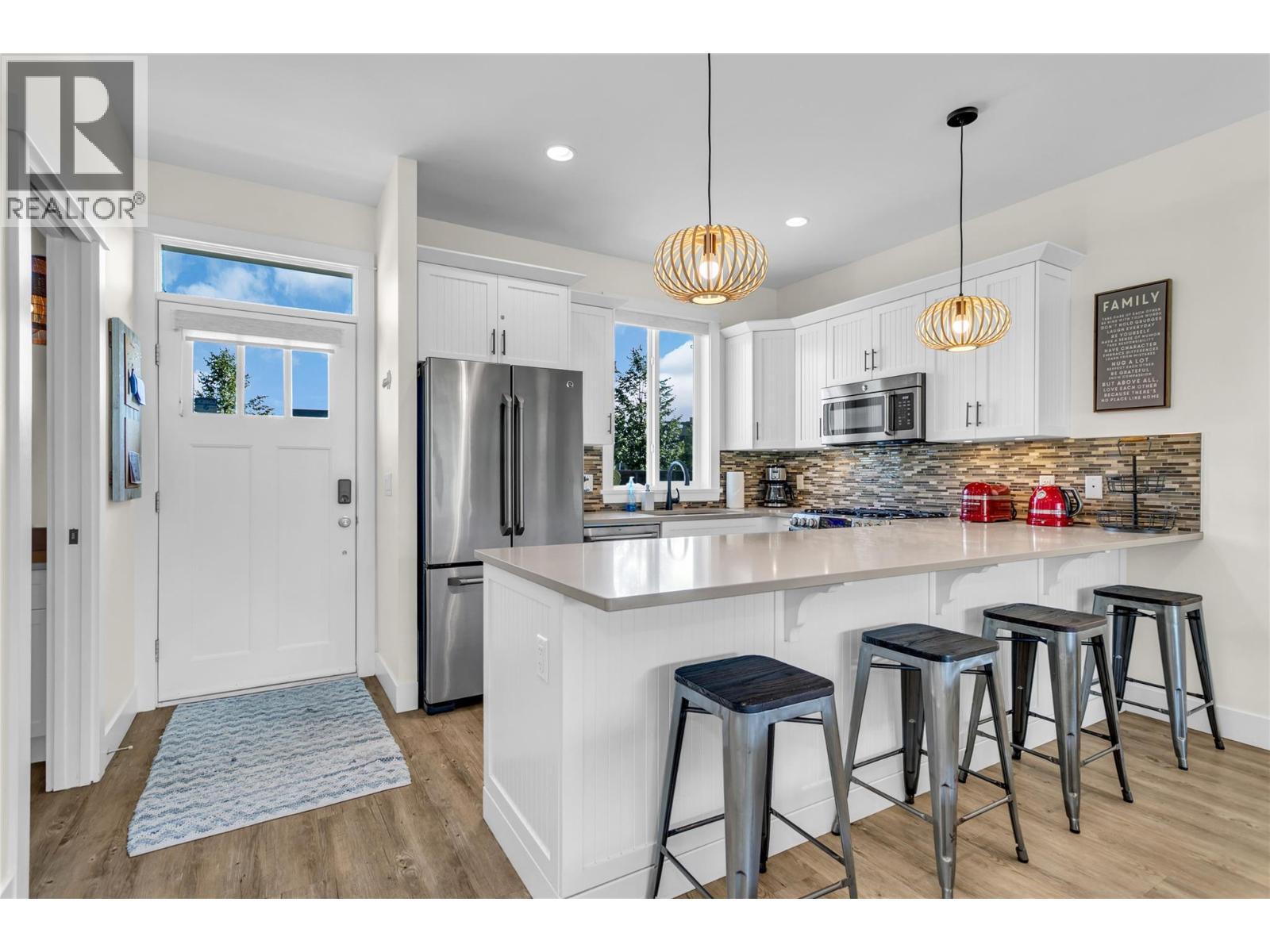 3750 West Bay Road Unit# 9, West Kelowna, BC - Indoor Photo Showing Kitchen With Upgraded Kitchen