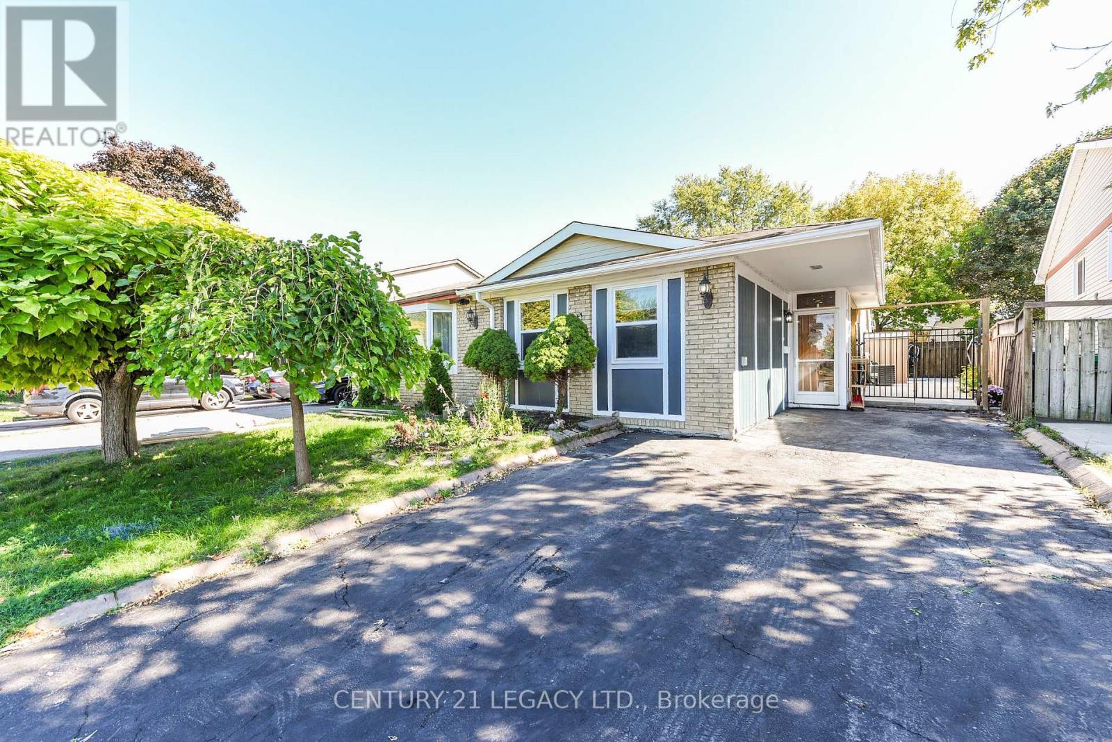 11 Bruce Beer Drive, Brampton, ON - Outdoor